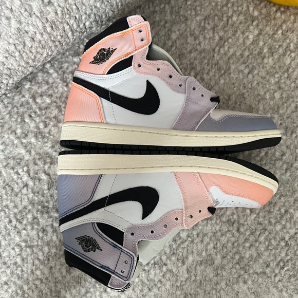 Nike Air Jordan 1 Retro High OG Skyline Sneakers Mens 6.5 W8 New no box - Picture 3 of 7